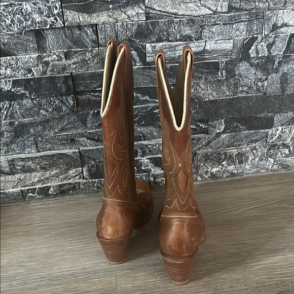 Brown Heeled Leather Boots with V-Cut Shaft. Made in the USA - Picture 3 of 8